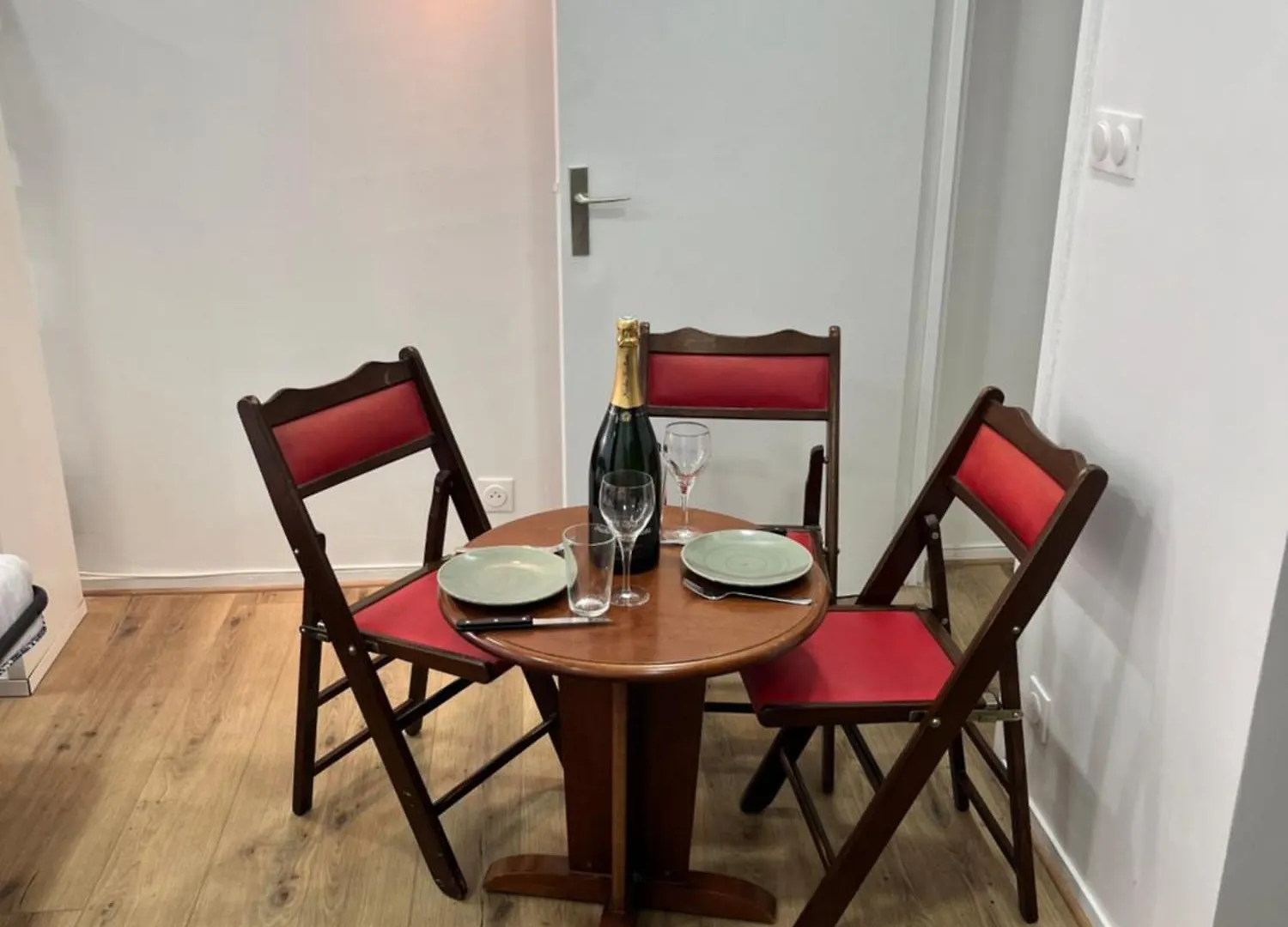 Idealement Place Appartement *
