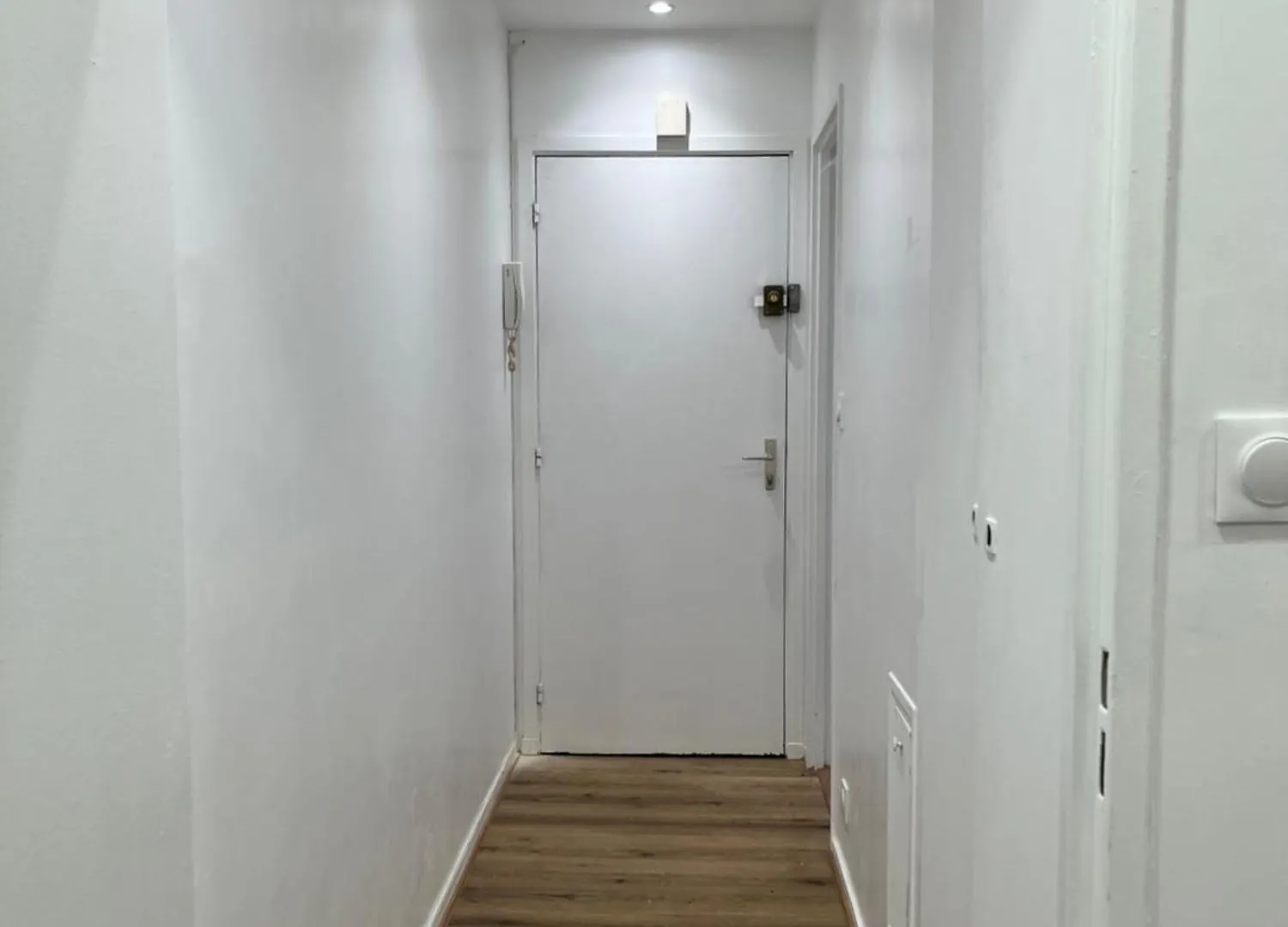 Idealement Place Apartment Paris